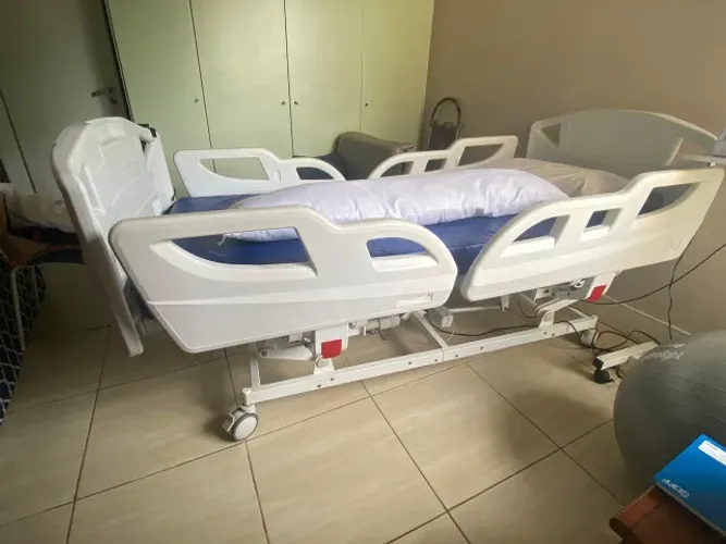CAMA HOSPITALAR MOTORIZADA - VENDO -