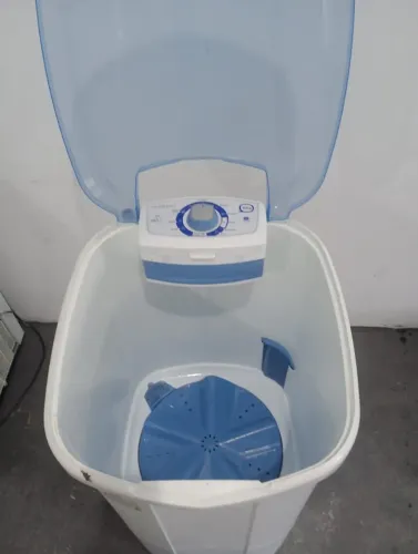 Tanquinho de lavar roupa
