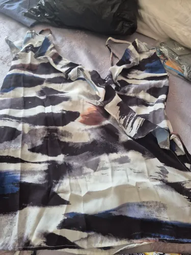 Blusinha de alta, transpassada, tam M. 30,00