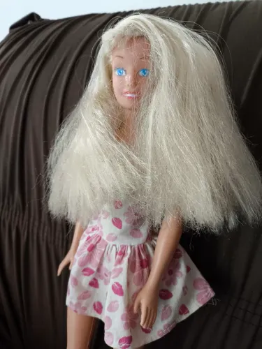 Essa Barbie com mais de 42 Centímetros de Altura vc ainda não têm !