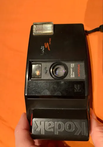 Máquina fotográfica antiga Kodak S500AF