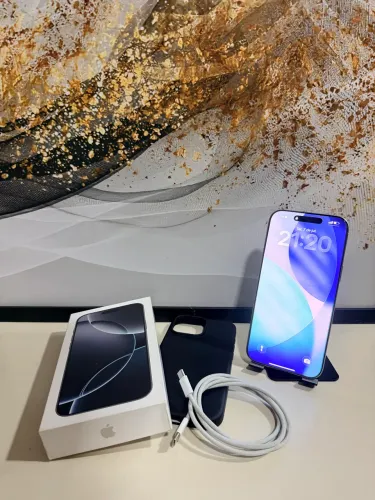 iPhone 16 Pro Max 256GB - Titânio Branco - Muito Conservado