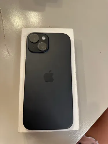iPhone 15 128GB