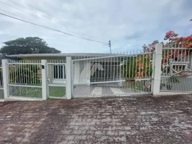 Casa para alugar com 3 quartos 3 banheiros Trindade