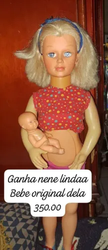 Boneca ganha nene