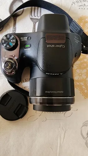 Sony Cyber-shot DSC-H400