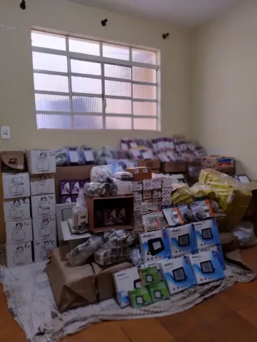 Vendo lote peças material elétrico.