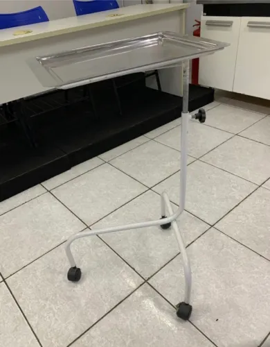 Suporte auxiliar com bandeja 