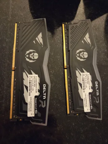 Memórias RAM Delta T Force - 8GB cada