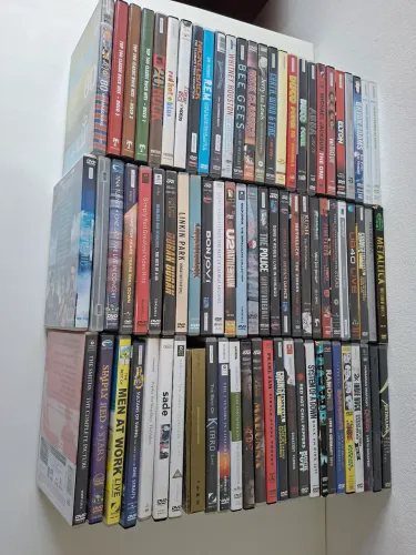 80 DVDs de POP e ROCK 15 REAIS CADA.