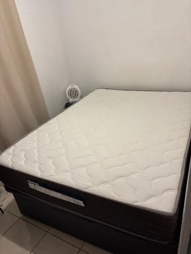 ? Cama Box Casal com Baú + Colchão de Molas Ensacadas - Semi Nova