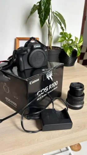Canon EOS R100 + Lente RF-S 18-45mm | Completa na Caixa