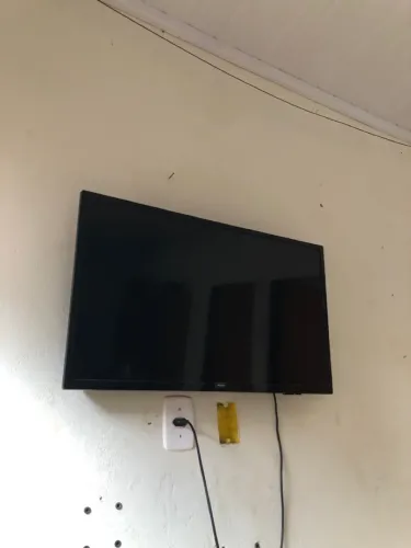 Vendo tv semi nova 