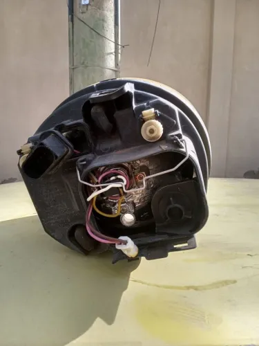 Farol chery qq peças diversas retirada de sucata 