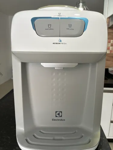 Bebedouro de água Eletrolux 