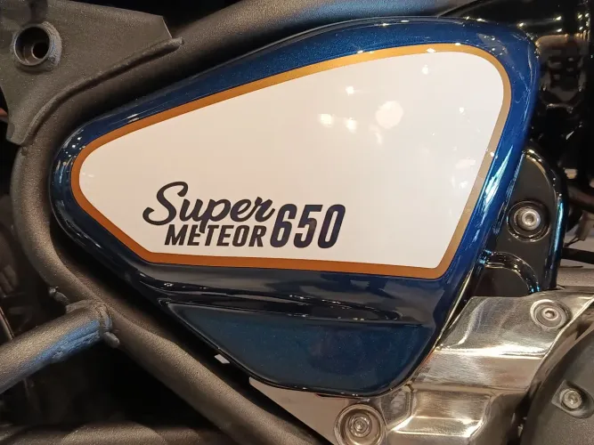CHEGOU A HORA DE SAIR DO COMUM! Royal Enfield *
