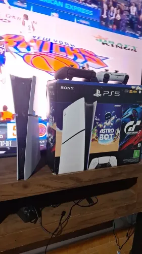 PlayStation 5 1tb com 2 controles originais