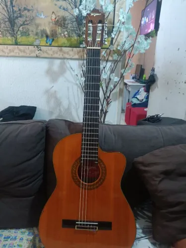 Violão Madrid profissional nylon 