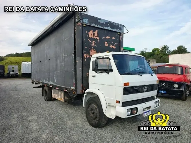Volkswagen 11-130 Baú Palco móvel