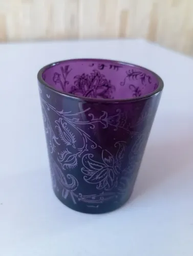Copo indiano tamanho 8cm por 4 de diâmetro com pintura alto relevo ideal para colecionar