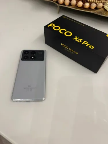 Poco x6 pro 256 gigas 8 ram com apenas 1 ano de uso, sem marcas de uso (valor negóciavel) 
