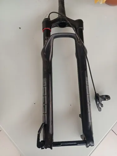 Suspensão rockshox reba impecável
