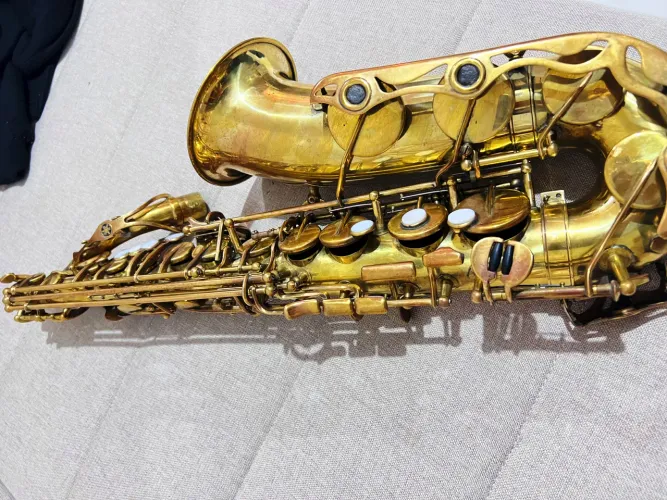 SAX ALTO YAMAHA 32/LOGO PURPLE-VENDO TROCO