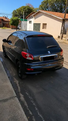 Peugeot 207 XR 1.4 Flex 8V 3P 2013