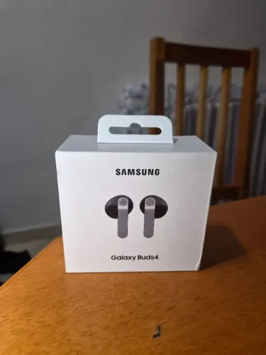Fone Samsung Galaxy Buds 4 Bluetooth lacrado na caixa