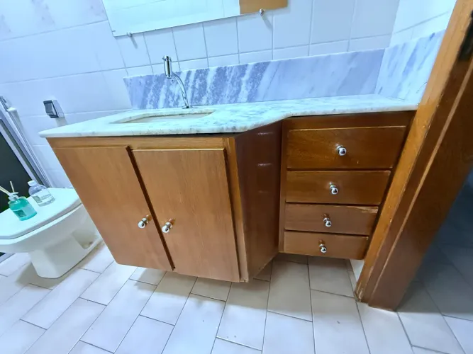 Gabinete com bancada para banheiro