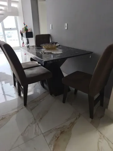 Mesa de Jantar com 4 Cadeiras