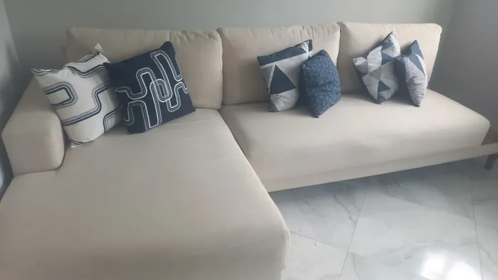 Sofá de canto em linho