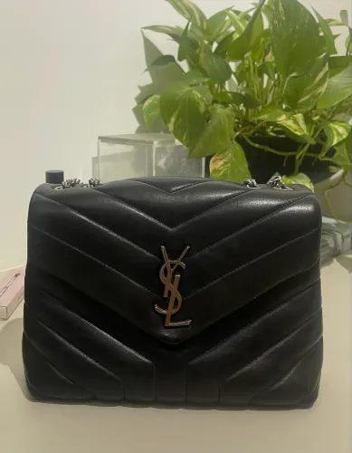 Saint Laurent Loulou Medium Original preta comprada em Paris