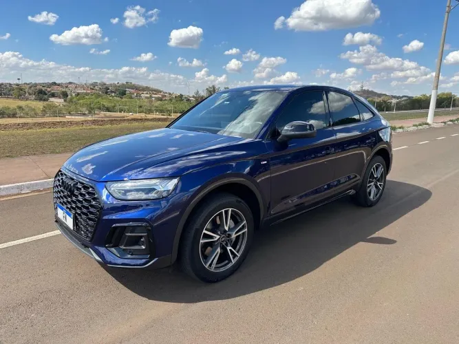 Audi Q5 Black 2.0 TFSI Quattro S Tronic 2024