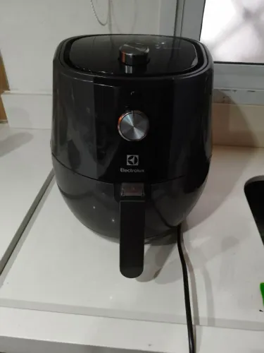 Vendo AIRFRYER ELECTROLUX USADA