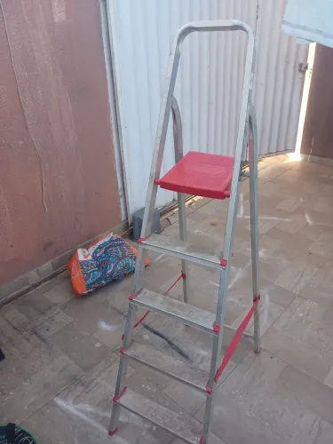 Escada de alumínio ótimo estado super conservada 