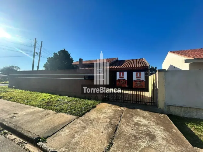 Casa à Venda Semi-Mobiliada Jardim Paraíso, 3 Quartos, Churrasqueira e Garagem para 2 Veí