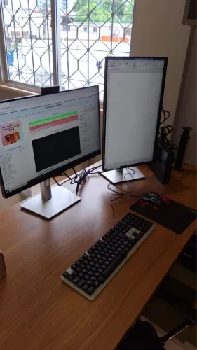 Vendo computador com 2 monitores e uma CPU semi novo ( na caixa)