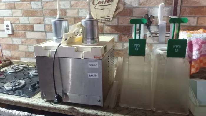 Refresqueira com duas cubas