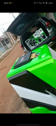 Som automotivo.
