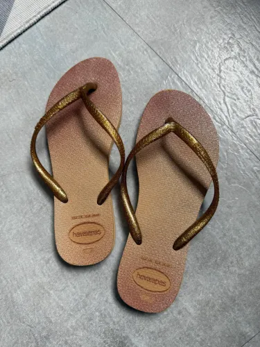 Chinelo Havaianas Bege/Dourada