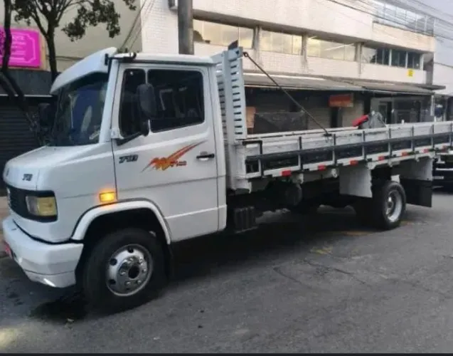 MERCEDES MB 710 ANO 2004