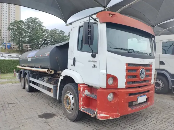 Volkswagen 24.280 E Constellation 6x2 2p (diesel)(E5) 2020/2021 Vamos Seminovos Jacu Pêsse