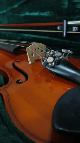 Violino pearl river v182 meio