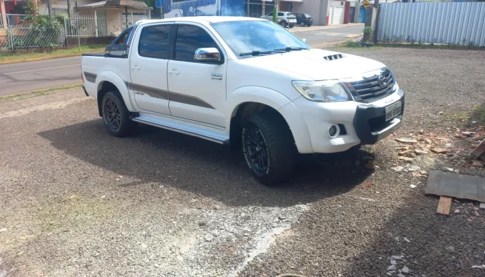Toyota Hilux CD Limited 4X4 3.0 TDI Diesel Aut. 2015