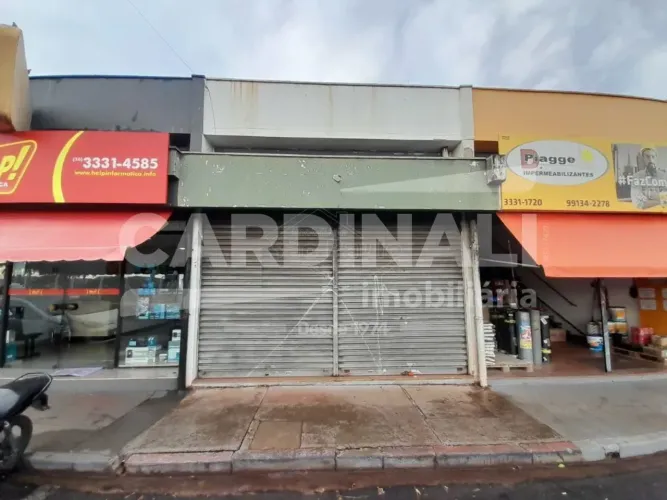 Salão comercial com ótima localização, no centro comercial da 36