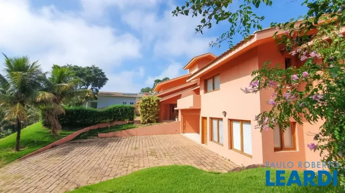 CASA EM CONDOMÍNIO - PINHEIRO - SP