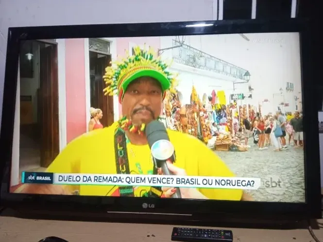 TV LG 42 polegadas toda perfeita