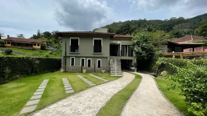 Casa comercial à venda 12 Quartos, 11 Suites, 894M², Retiro, Petrópolis - RJ