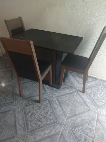 Mesa retangular com 4 cadeiras